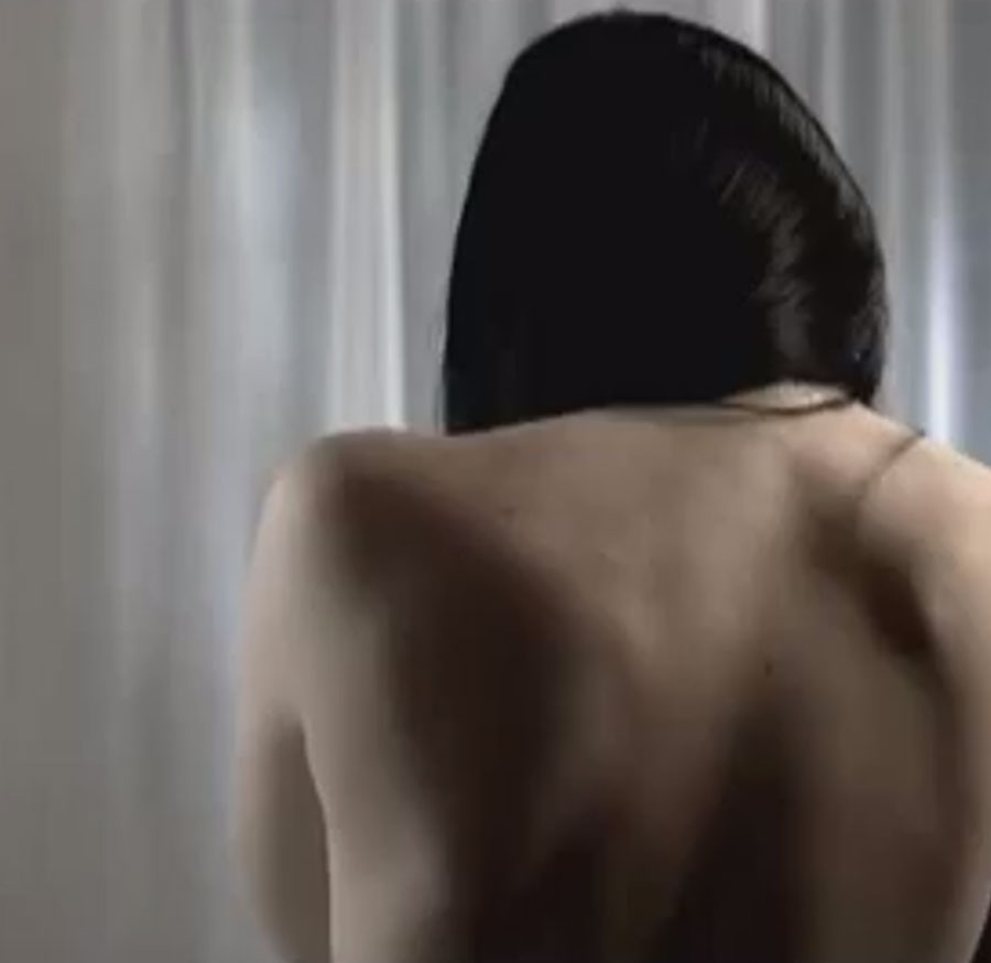 Реклама AVON проти раку грудей (2012)